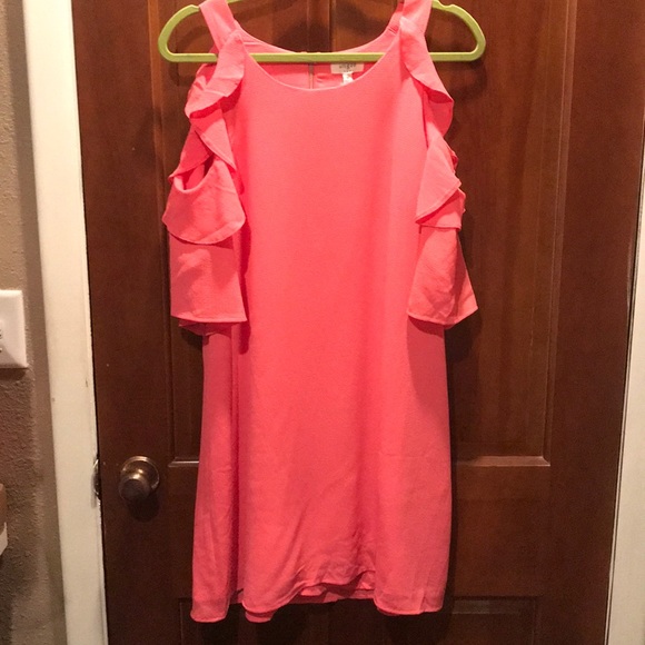 Umgee Dresses & Skirts - NWT Umgee coral cold shoulder dress